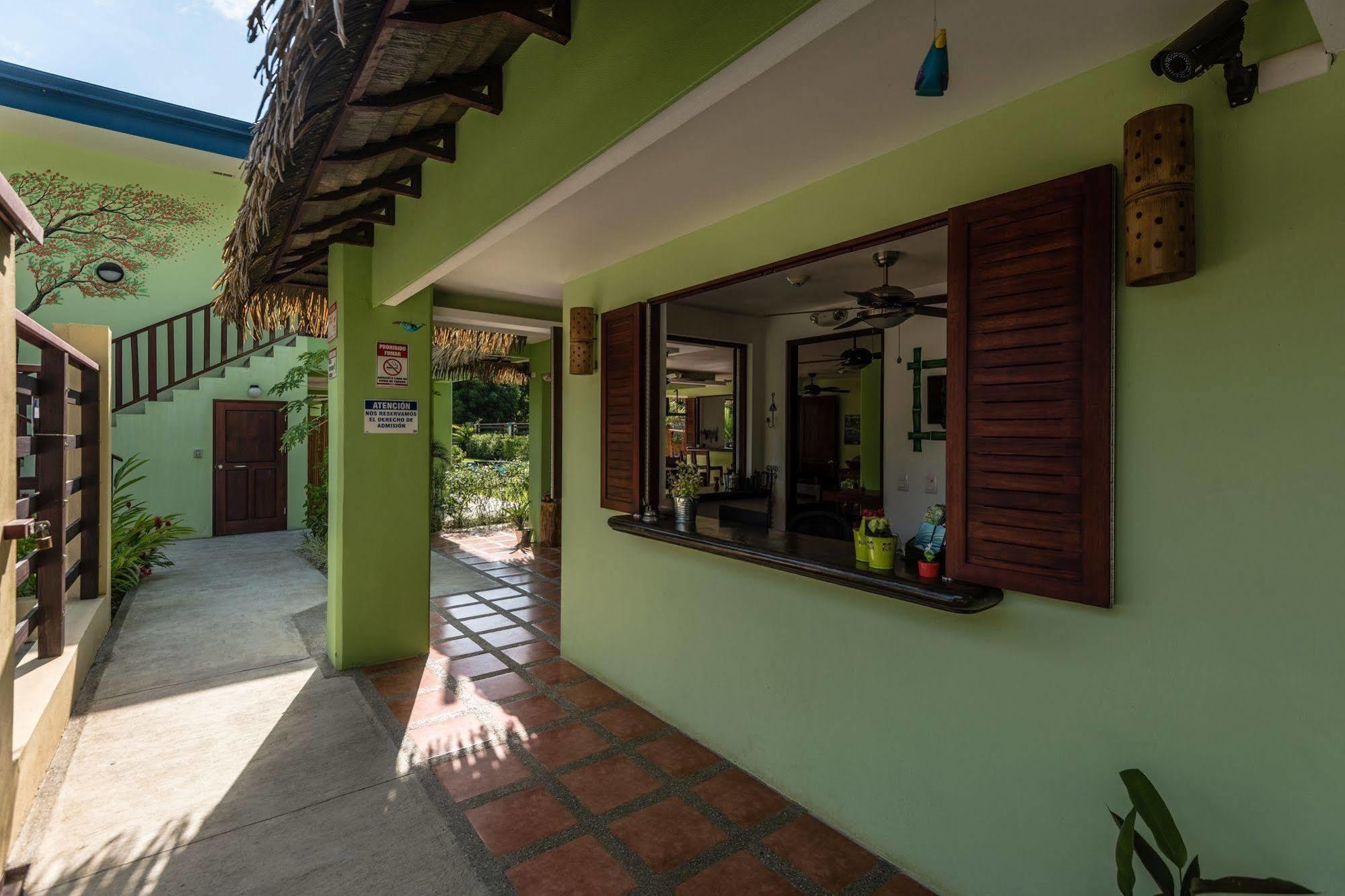 Mavi Surf Hotel Dominical Kültér fotó